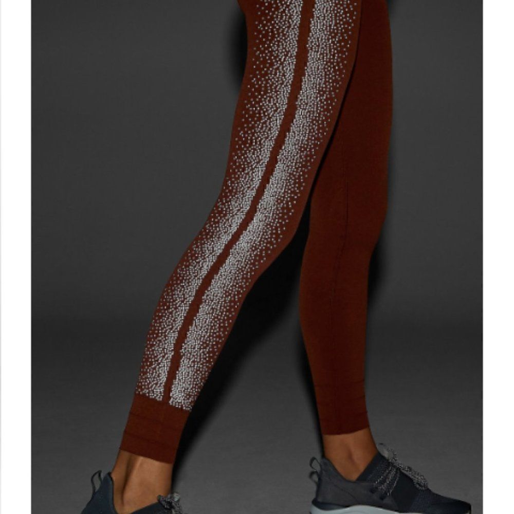 Fabletics High-Waisted Sculptknit® Reflective Legging Large Chestnut/Reflective